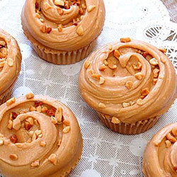 Magnolia Bakery's Peanut Butter &amp; Jelly Cupcakes