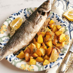 Branzino Al Forno Con Patate: La Ricetta Del Secondo Di Pesce Leggero E Delicato