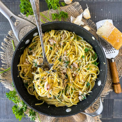 Linguini With Clams (and Shrimp)