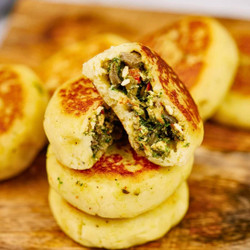 Vegan Stuffed Potato Cakes