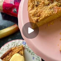 Rhubarb, Custard And Crumble Cake