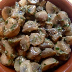 Mushrooms In Parsley Sauce