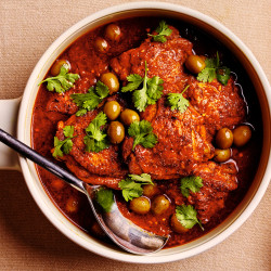 Saucy Pollo Guisado