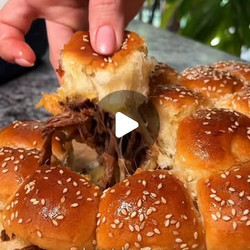 Slow Cooked Brisket With Cheesy Bread if desired