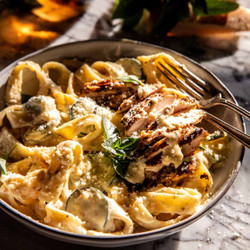 Simple Chicken Zucchini Alfredo Pasta