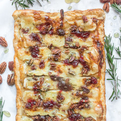 Brie And Cranberry Tart With Puff Pastry