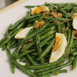 Long Bean Stir-Fry ผัดถั่วฝักยาว (pad Tuafakyao)
