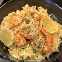 Lemon Garlic Shrimp Alfredo