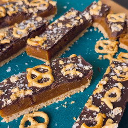 Chocolate-covered Peanut Butter Pretzel Bars