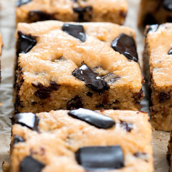 Peanut Butter Chocolate Chip Bars