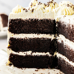 Chocolate Cake With Vanilla Buttercream (black And White Cake)