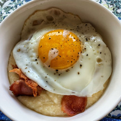 Lori's single serve egg n grits