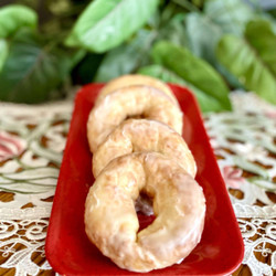 Two-ingredient Air Fryer Donuts