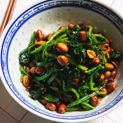 Chinese Spinach And Peanut Salad