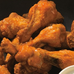 Hot Wings With Parmesan Dip