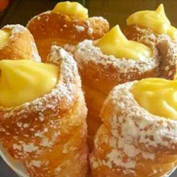 Cornucópias With Lemon Cream Recipe