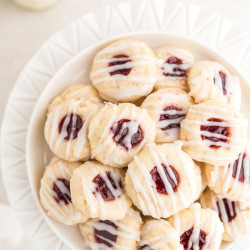 Raspberry Almond Shortbread Cookies