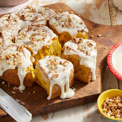 Pumpkin Spice Cinnamon Rolls
