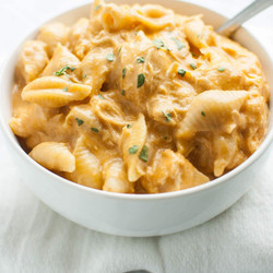Slow Cooker Buffalo Chicken Mac And Cheese