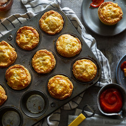 New Zealand-style Beef Steak &amp; Cheddar Cheese Pies