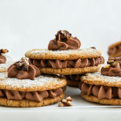 10-year 10-spice Sandwich Cookies With Hazelnut Buttercream Filling