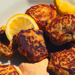 Fasoulokeftedes Me Yiaourti (white Bean Fritters With Yoghurt Sauce)