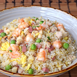 Yangzhou Fried Rice (扬州炒饭)
