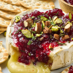 Baked Brie With Cranberry Sauce
