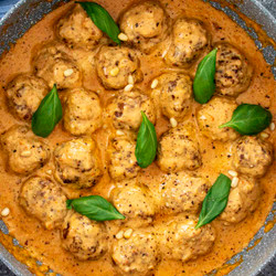 Creamy Sun-dried Tomato Pesto Meatballs