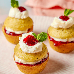Lemon Cream And Raspberry Victoria Cakes