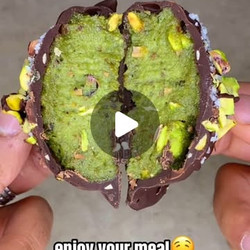 Pistachio Chocolate-covered Scoops