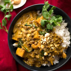 Easy Coconut Curry Sauce for noodles or rice