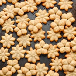 White Cheddar Spritz Crackers