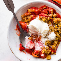 Easy Strawberry Crumble Recipe