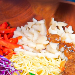 Chili-garlic Sesame Ramen Noodle Salad