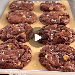 Flourless Peanut Butter Chocolate Fudge Cookies
