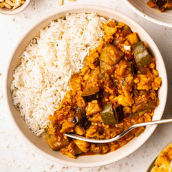 Slow Cooker Vegetable Curry {so Easy!}