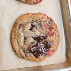 Strawberry Chocolate Cookies