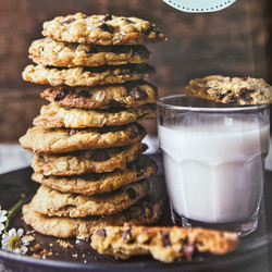 One-Bowl Oatmeal Chocolate Chip Cookies