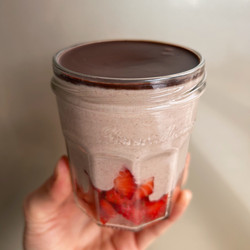 Blended Strawberry Oats (with A Chocolate Shell!)
