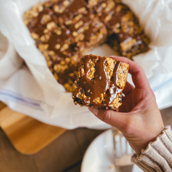Chocolate Crunch Protein Baked Oats With Chocolate Peanut Butter Drizzle