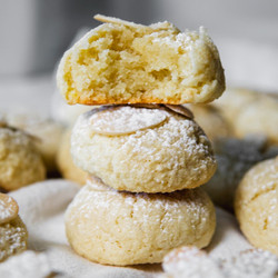 Chewy Almond Cookies