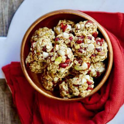 No-bake Cranberry Nut Energy Bites