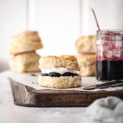 Vegan Scones With Lemonade