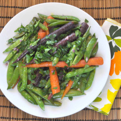 Quick-braised Fresh Carrots And Sugar Snap Peas