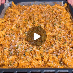 Sheet Pan Creamy Garlic Beef Pasta