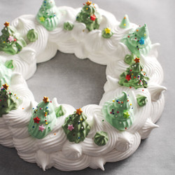 Christmas Pavlova Wreath