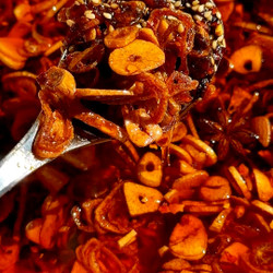 Best Homemade Crispy Chili Garlic Oil