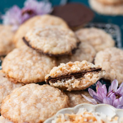 Crispy Coconut Cookies