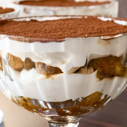 No-bake Tiramisu Cheesecake Cups